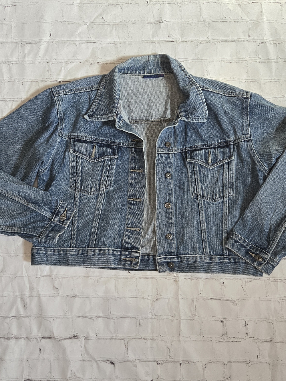 Vintage 90s cropped boxy classic denim trucker jacket 
Nova Porto Size: XL